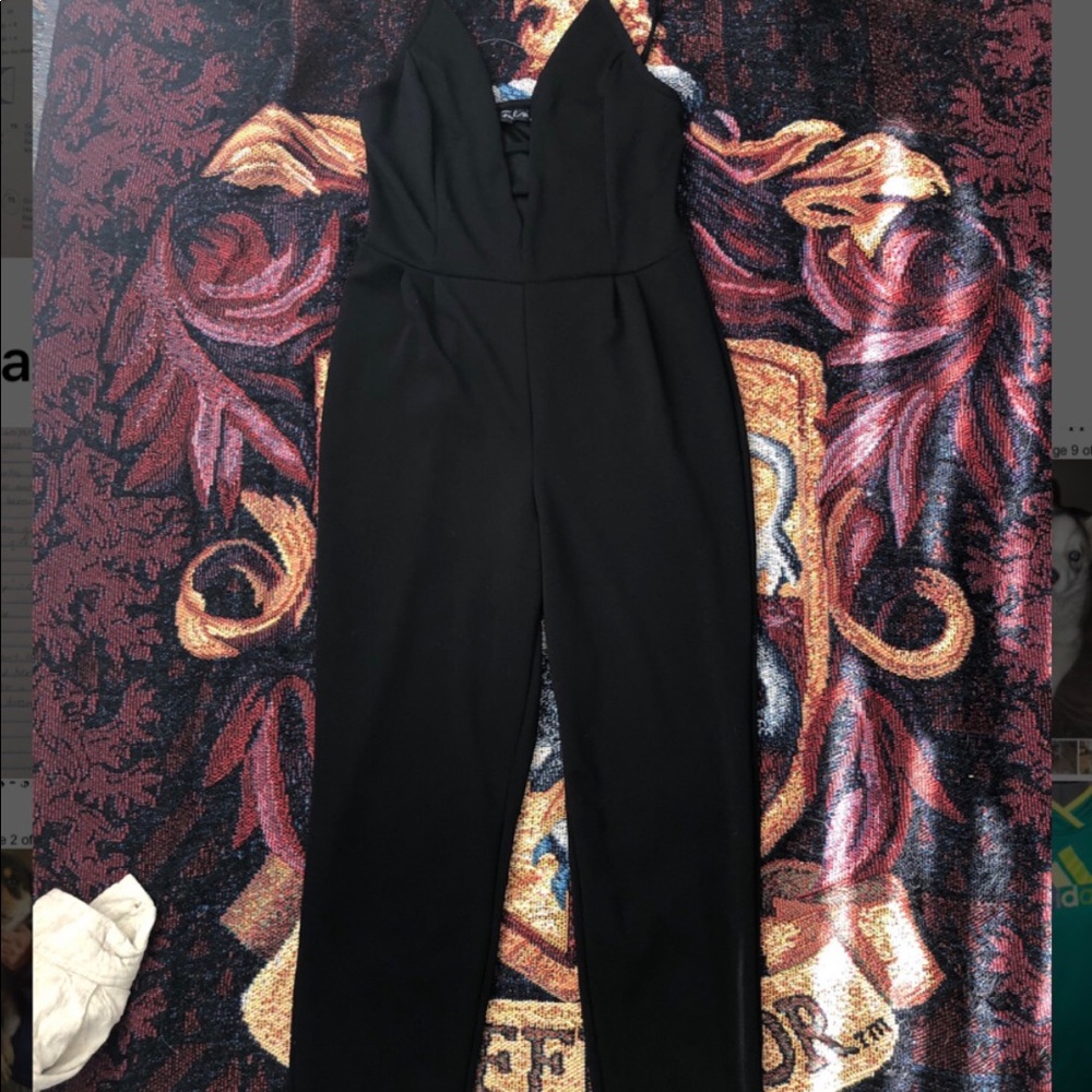 Black jumpsuit🖤🖤🖤